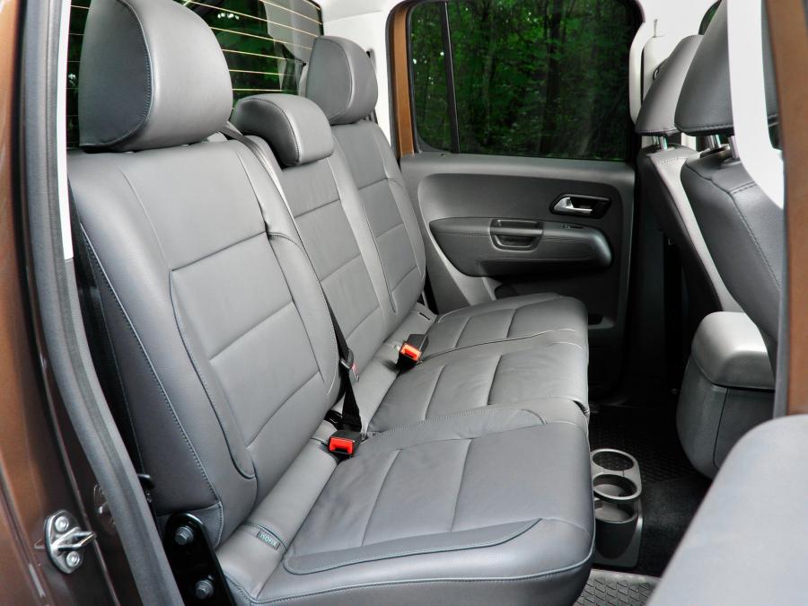  Volkswagen Amarok Double Cab Highline 2010 года  (UK) (фото 2 из 30)